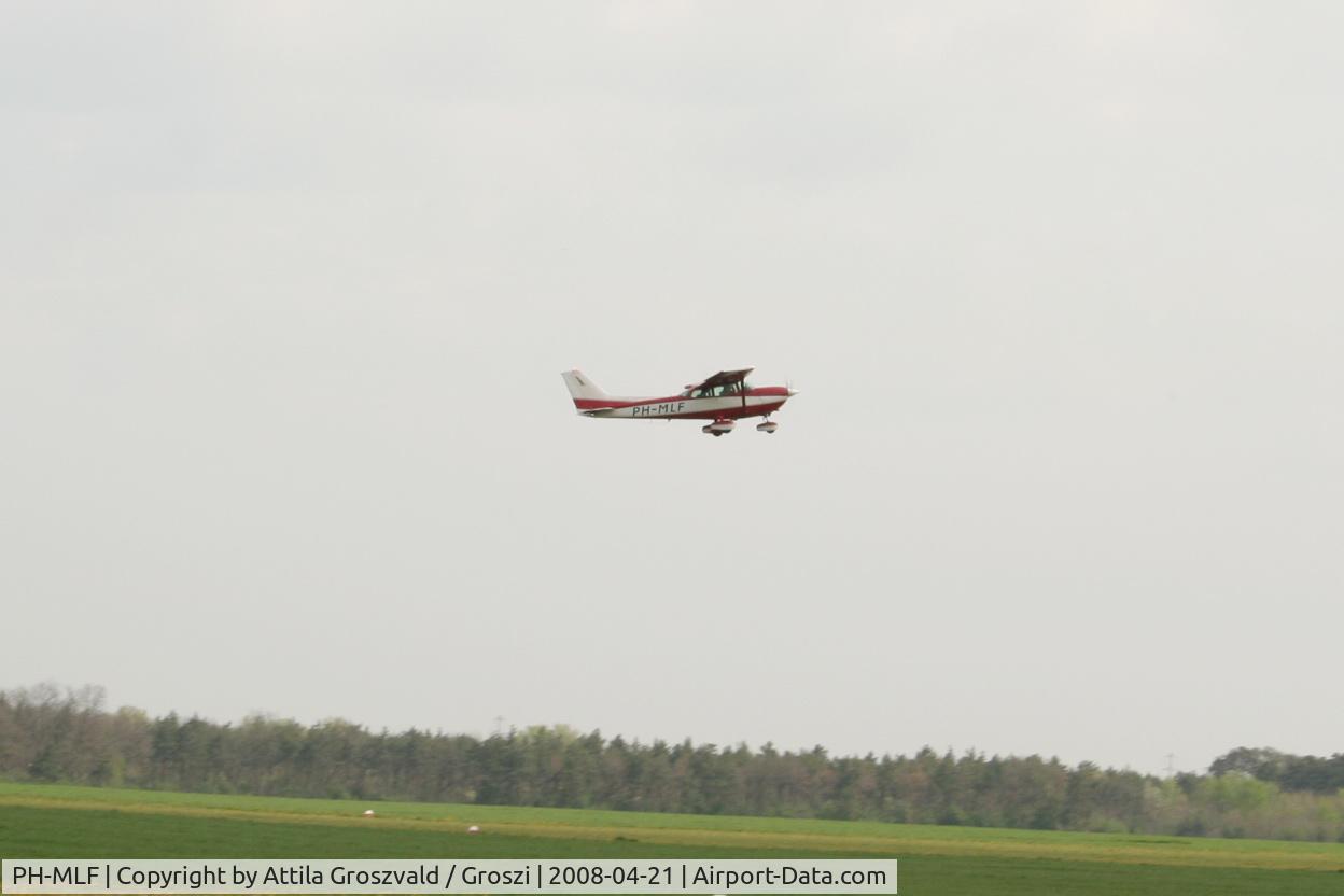 PH-MLF, 1989 Cessna R172K Hawk XP C/N R1722575, Gyorszentiván-Bony Airport, Hungary