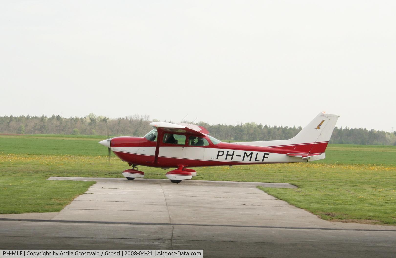 PH-MLF, 1989 Cessna R172K Hawk XP C/N R1722575, Gyorszentiván-Bony Airport, Hungary