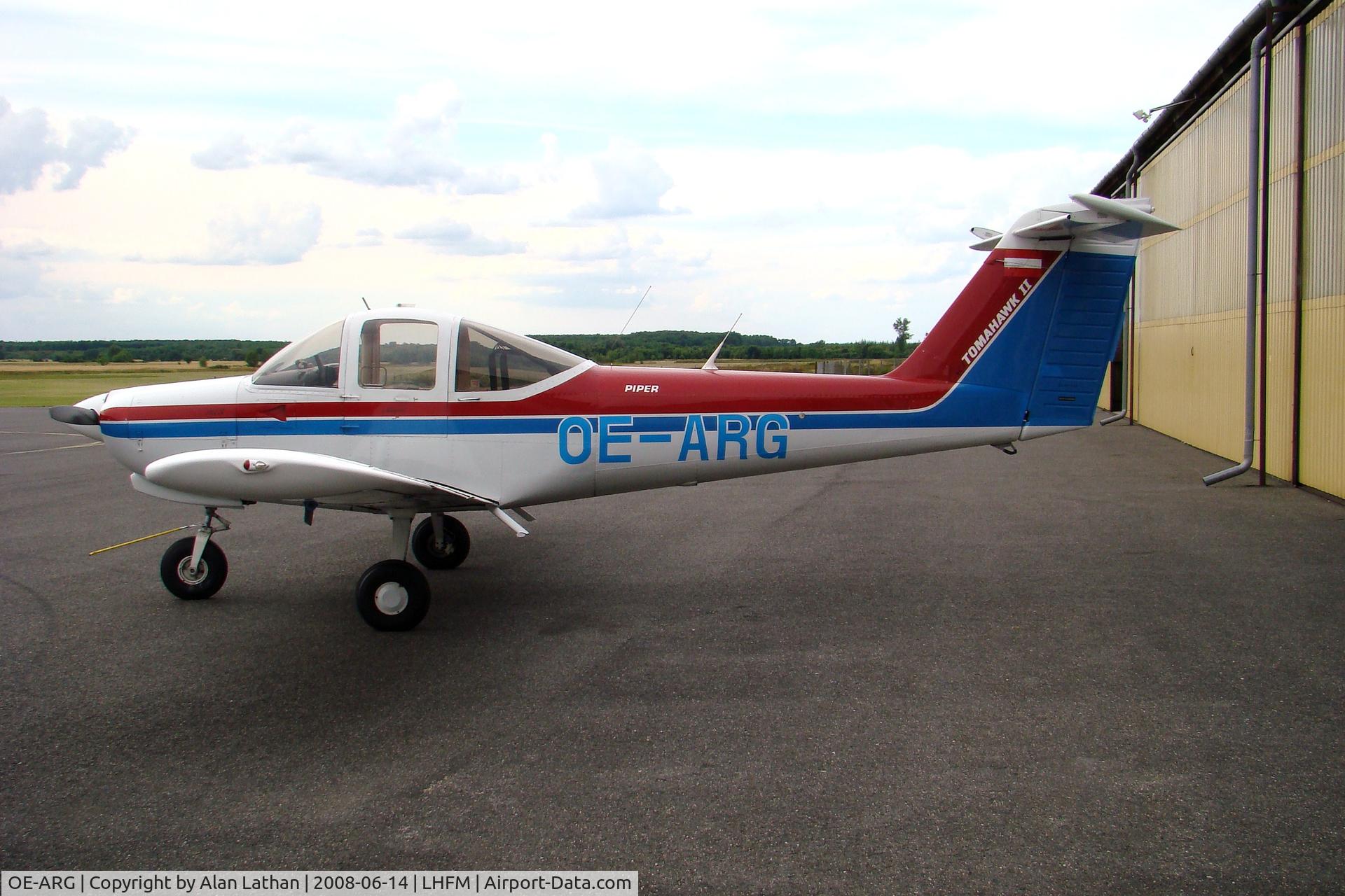 OE-ARG, Piper PA-38-112 Tomahawk Tomahawk C/N 38-81A0102, seen during fuel stop