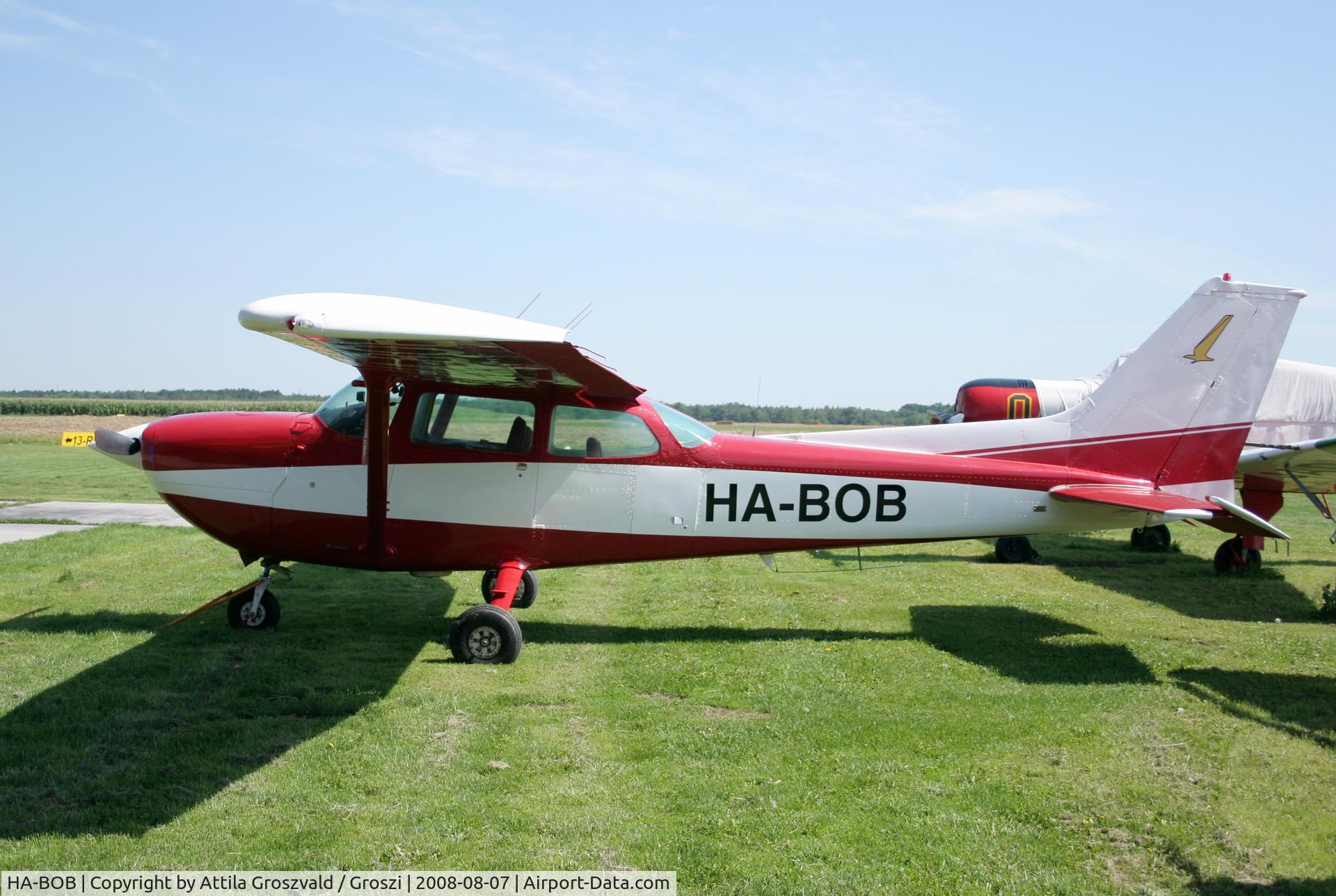 HA-BOB, 1989 Cessna R172K Hawk XP C/N R1722575, Gyorszentiván-Bony Airport, Hungary