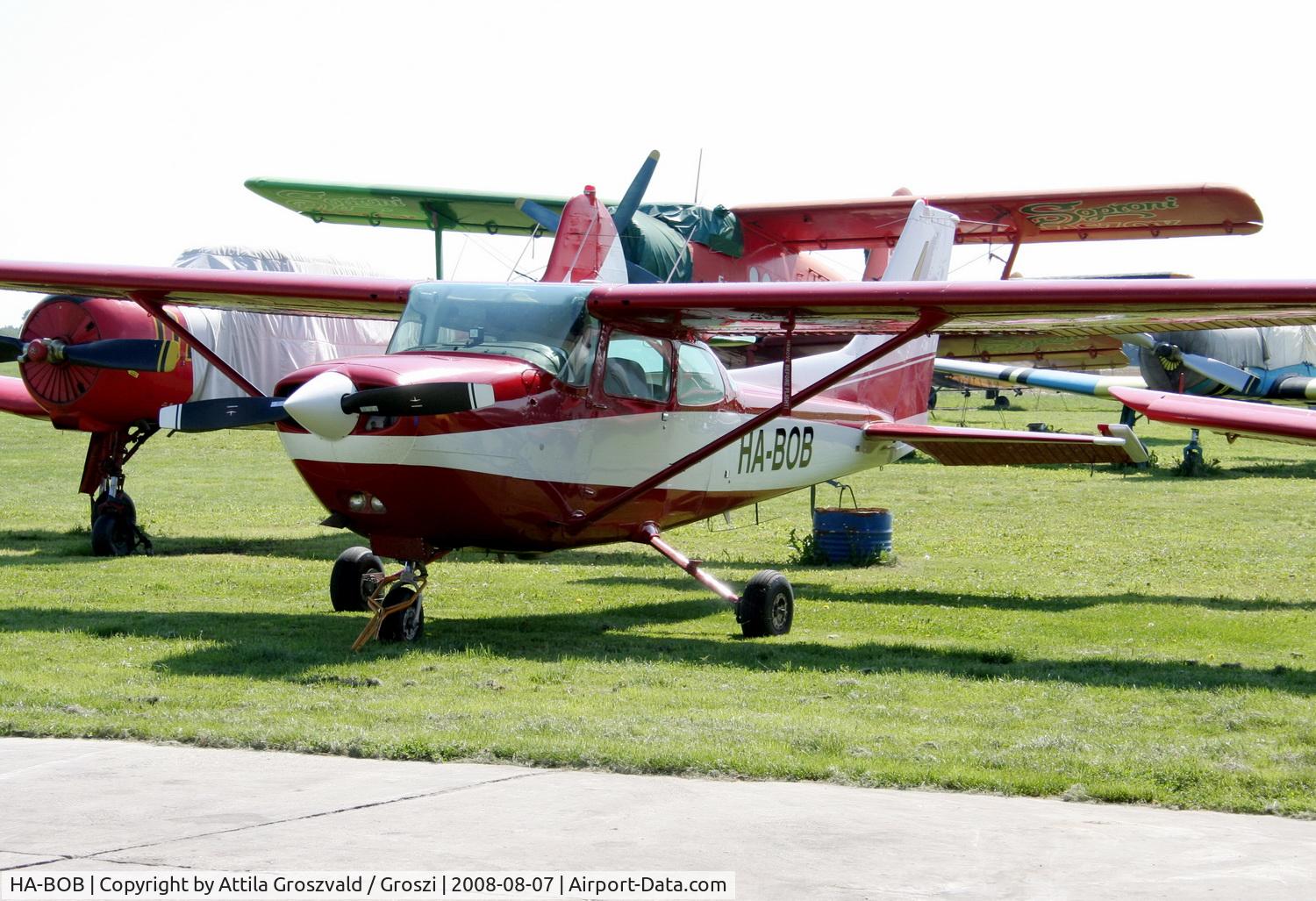 HA-BOB, 1989 Cessna R172K Hawk XP C/N R1722575, Gyorszentiván-Bony Airport, Hungary