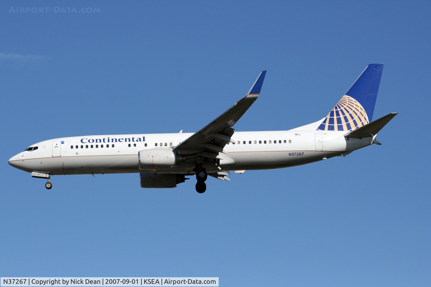 N37267, 2001 Boeing 737-824 C/N 31586, /