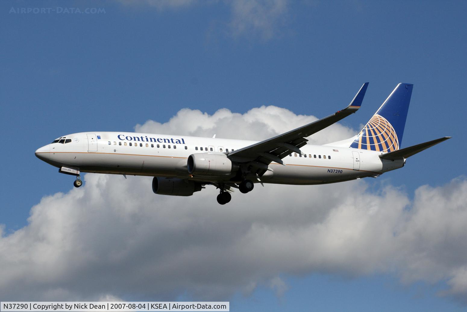 N37290, 2004 Boeing 737-824 C/N 31601, /