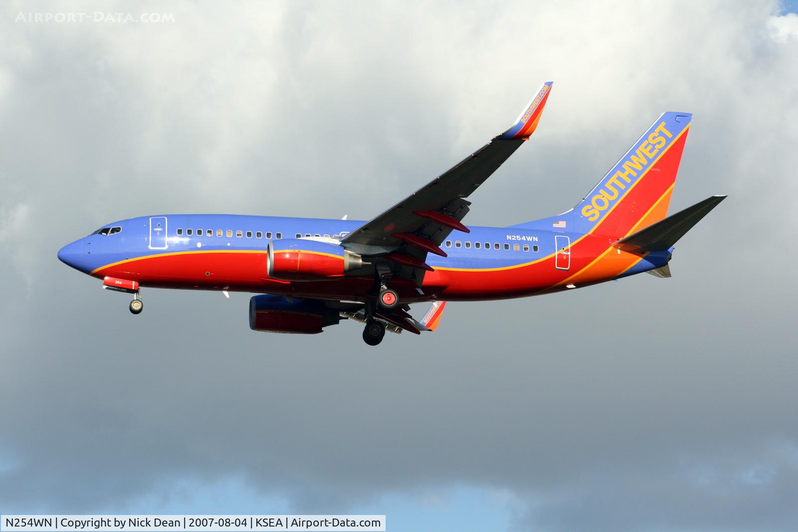 N254WN, 2006 Boeing 737-7H4 C/N 32512, /