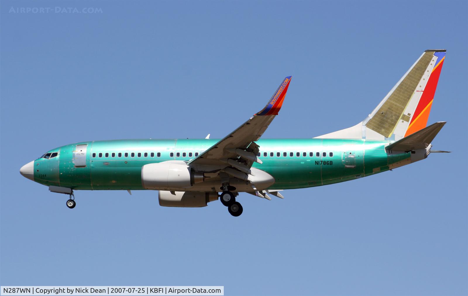 N287WN, 2007 Boeing 737-7H4 C/N 32537, Carrying N1786B for the KRNT-KBFI flight