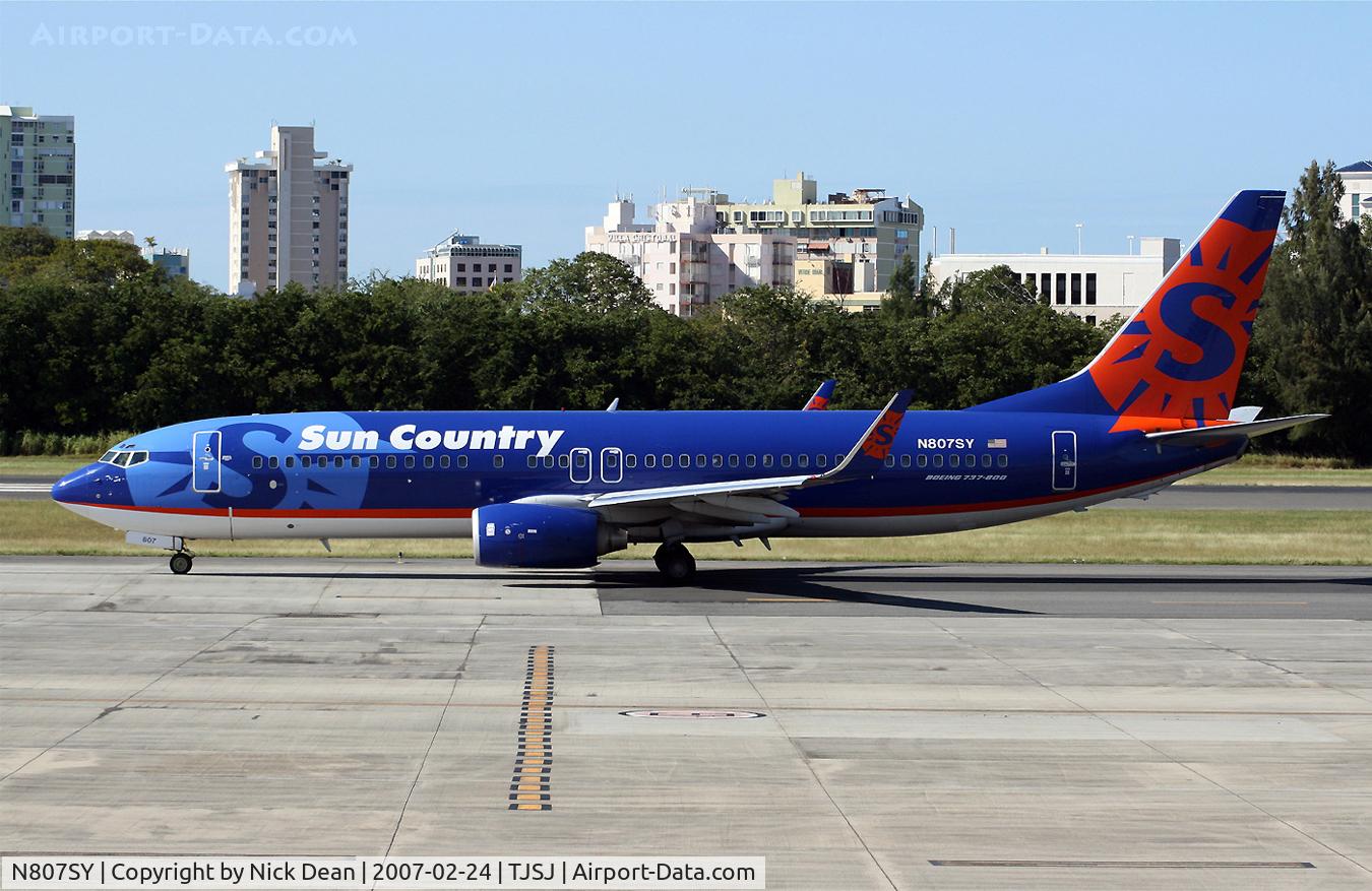 N807SY, 2004 Boeing 737-8BK C/N 33016, /