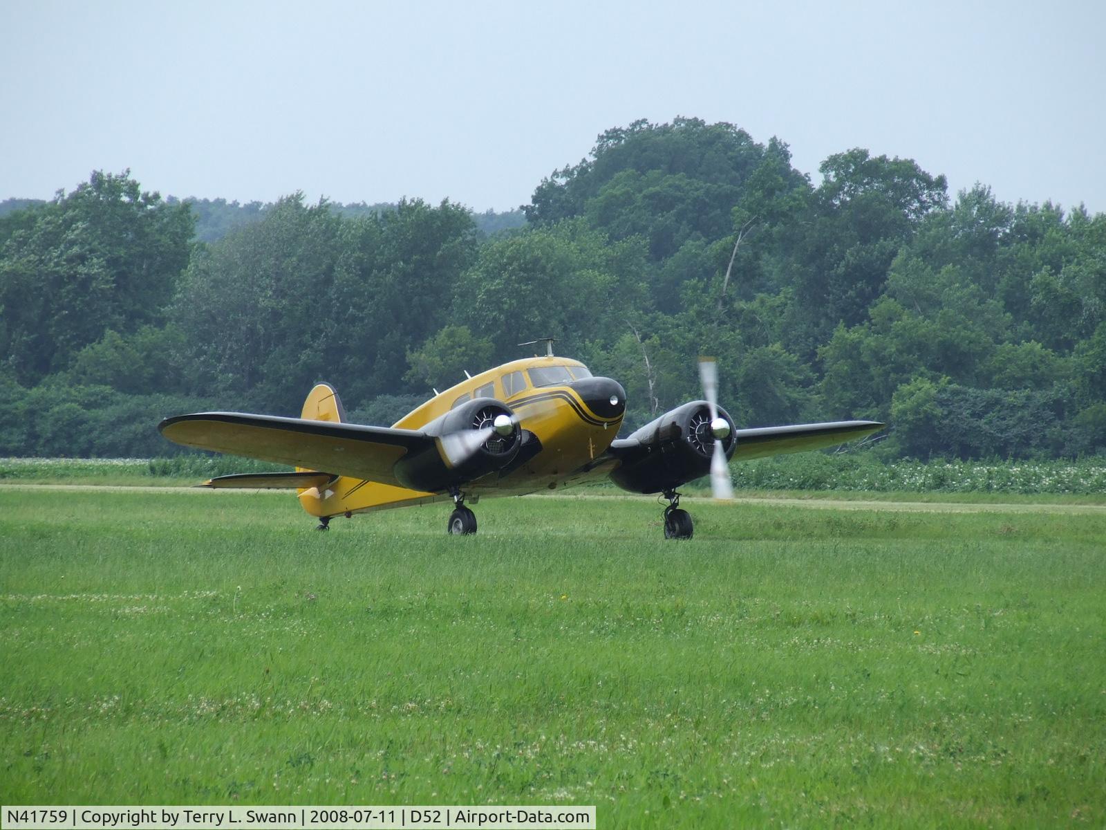 N41759, 1944 Cessna UC-78 (T-50) Bobcat C/N 5807, Taxing at Geneseo.