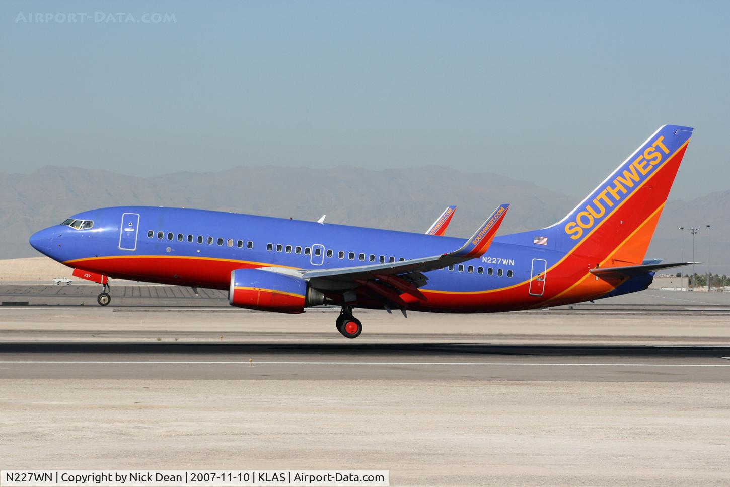 N227WN, 2005 Boeing 737-7H4 C/N 34450, /