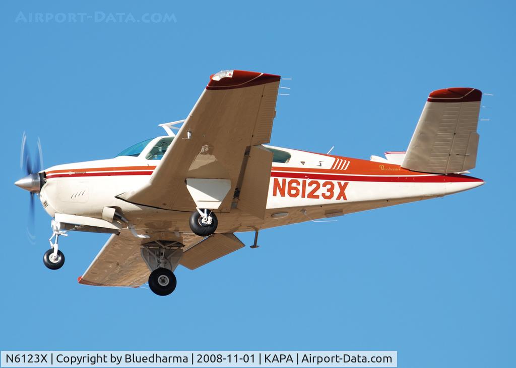 N6123X, 1981 Beech V35B Bonanza C/N D-10385, On final approach to 17L.