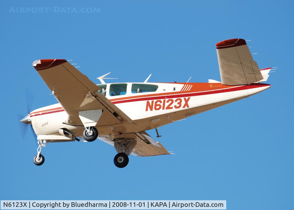 N6123X, 1981 Beech V35B Bonanza C/N D-10385, On final approach to 17L.
