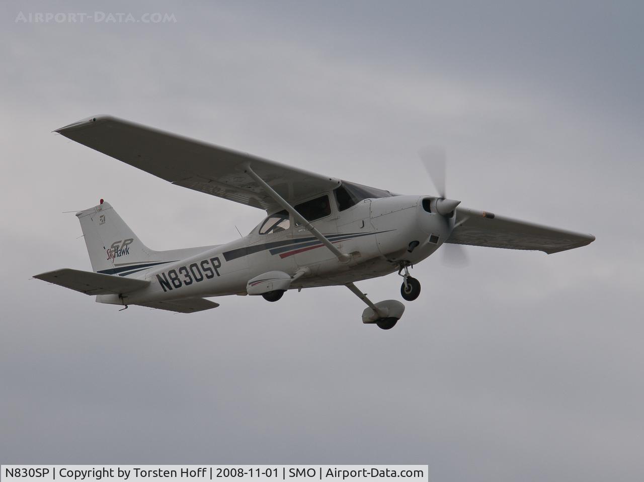 N830SP, 2001 Cessna 172S C/N 172S8745, N830SP departing from RWY 03