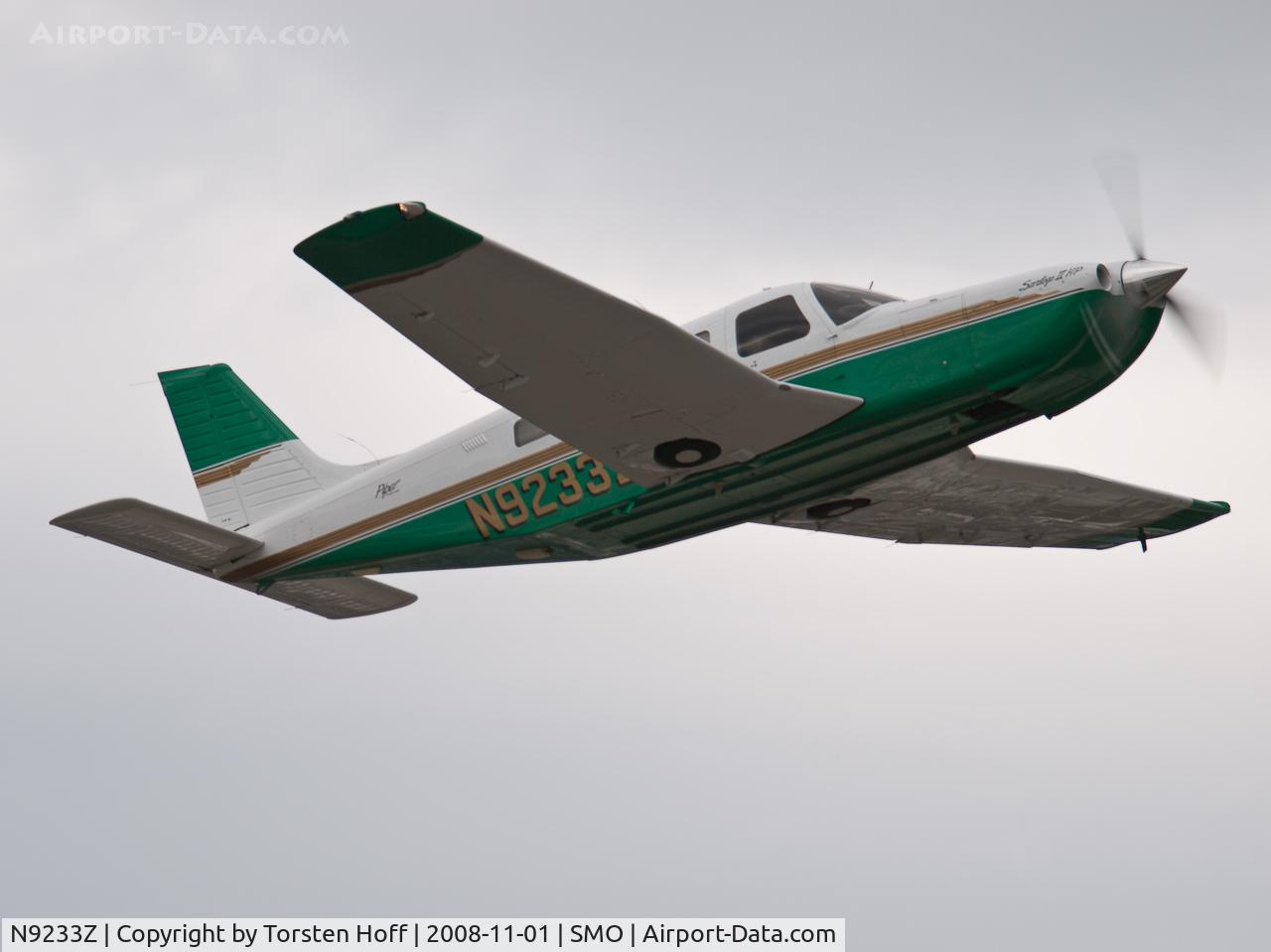 N9233Z, 1993 Piper PA-32R-301 C/N 3213062, N9233Z departing from RWY 03