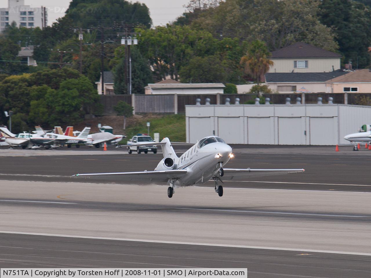 N751TA, 1999 Raytheon Aircraft Company 400A C/N RK-225, N751TA departing from RWY 03