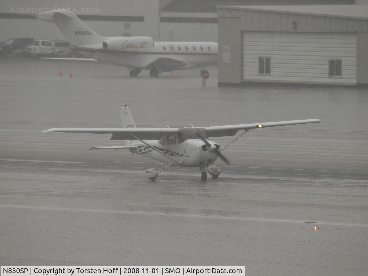 N830SP, 2001 Cessna 172S C/N 172S8745, N830SP arriving on RWY 03 during a heavy downpour