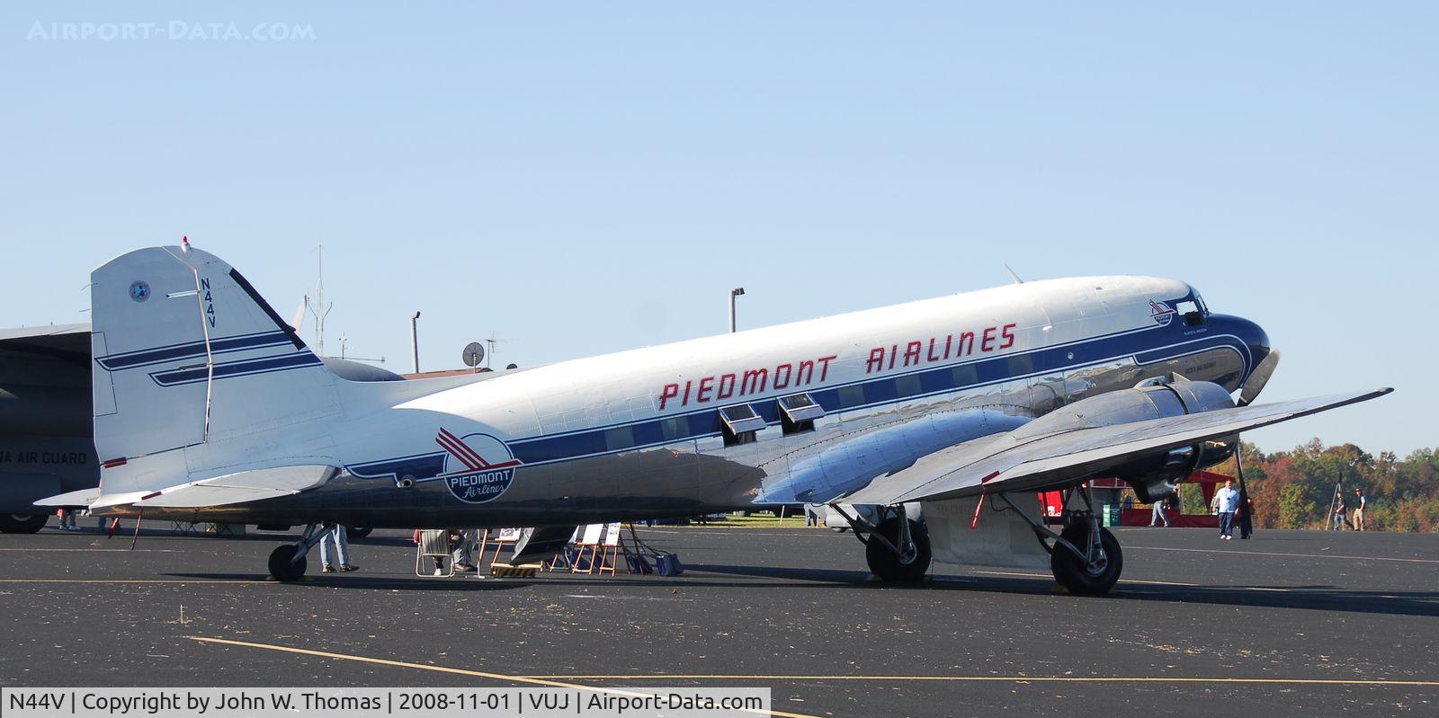 N44V, 1942 Douglas DC-3 C/N 4545, Stanly County Airshow