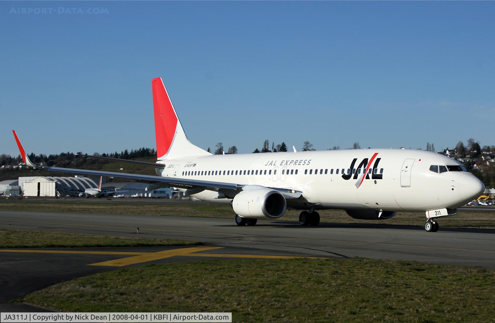 JA311J, 2008 Boeing 737-846 C/N 35340, /