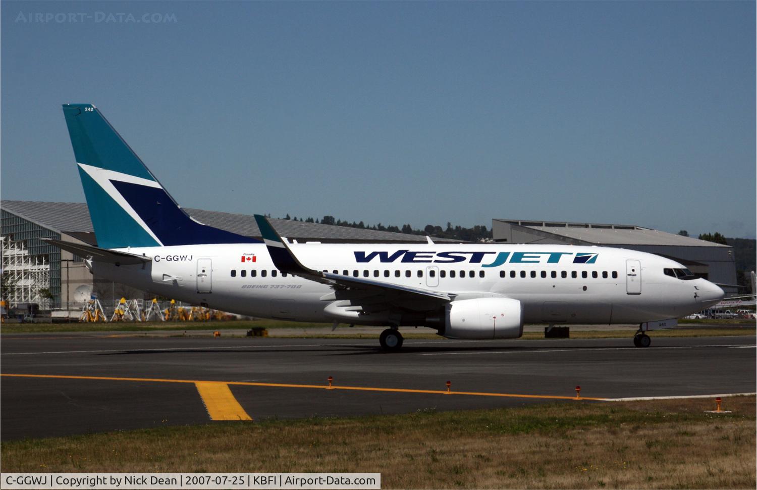 C-GGWJ, 2007 Boeing 737-7CT C/N 35503, /
