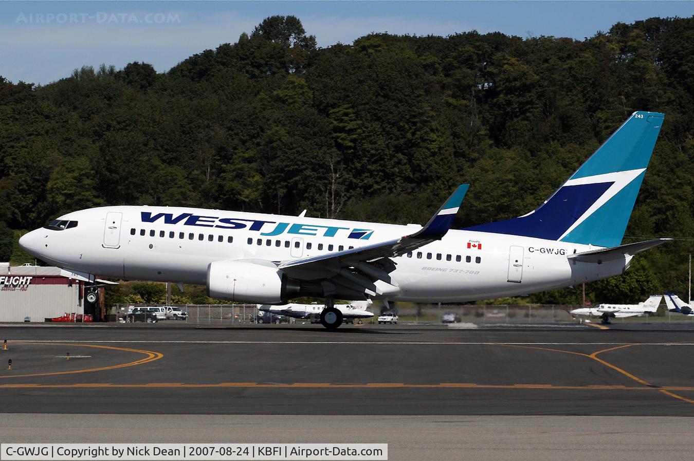 C-GWJG, 2007 Boeing 737-7CT C/N 35504, /