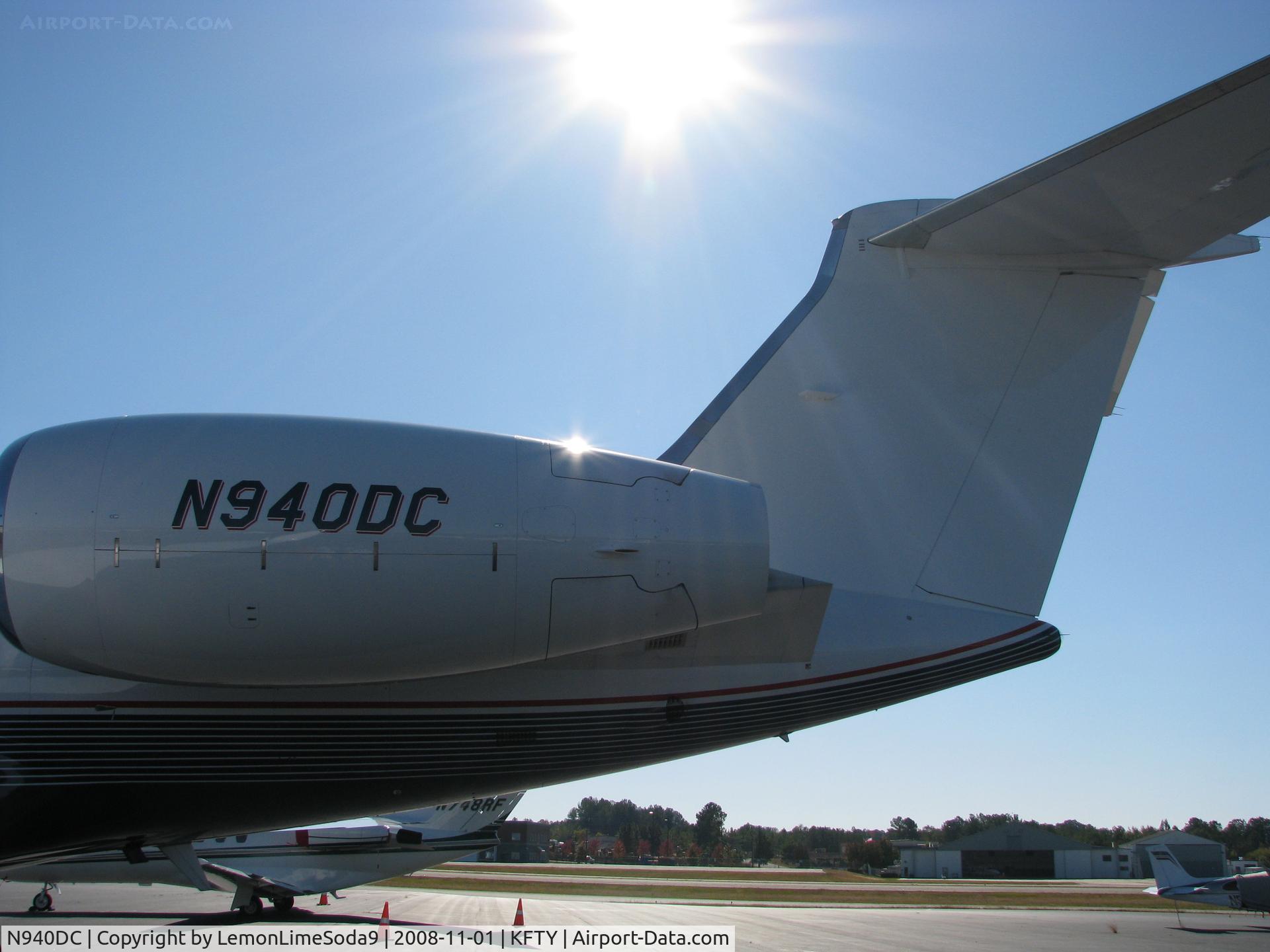 N940DC, 2006 Gulfstream Aerospace GV-SP (G550) C/N 5128, Just another day at the airport.