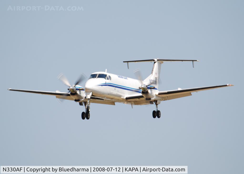 N330AF, 1985 Beech 1900C C/N UB-38, On final approach to 17L.
