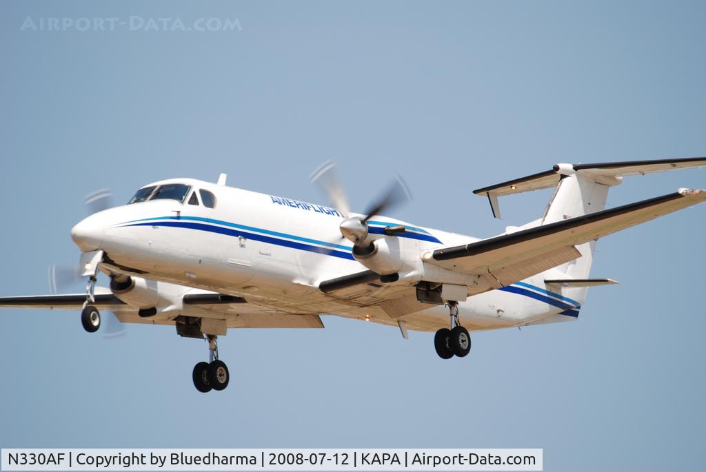 N330AF, 1985 Beech 1900C C/N UB-38, On final approach to 17L.