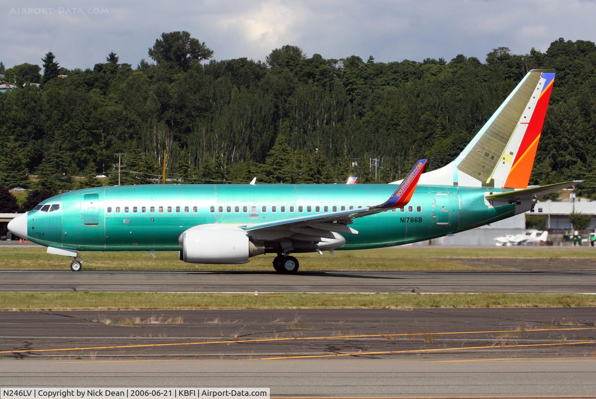 N246LV, 2006 Boeing 737-7H4 C/N 32507, /