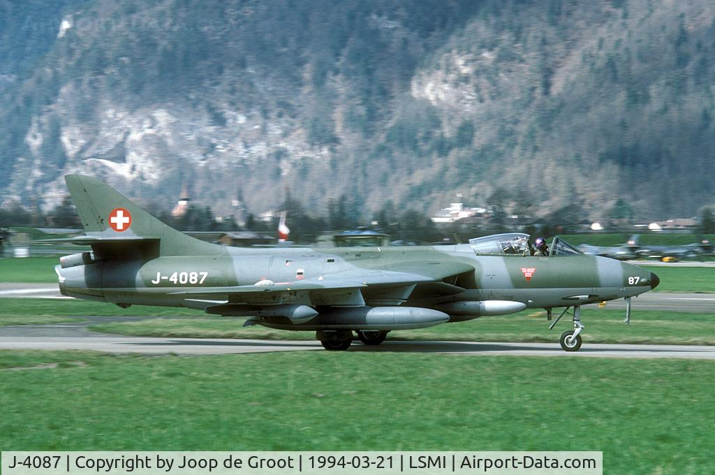 J-4087, Hawker Hunter F.58 C/N 41H-697454, In 1994 the very last exercise was held at Interlaken. In the background is the Hunter flightline where all participating aircraft were parked. J-4087 is still flying as HB-RVU.