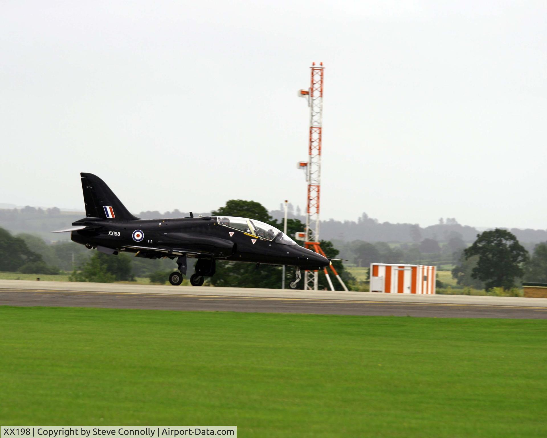 XX198, 1978 Hawker Siddeley Hawk T.1A C/N 045/312045, Just before take off at Yeovilton Air Day