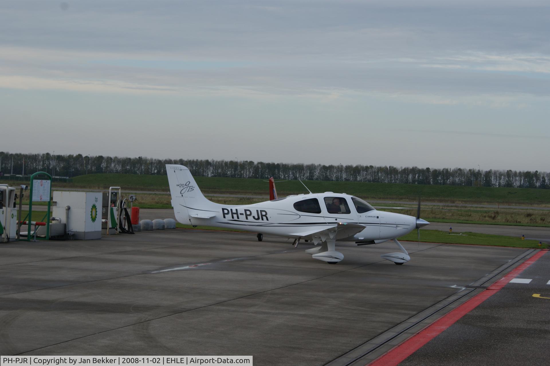 PH-PJR, Cirrus SR20 G3 GTS C/N 1933, Airport Lelystad