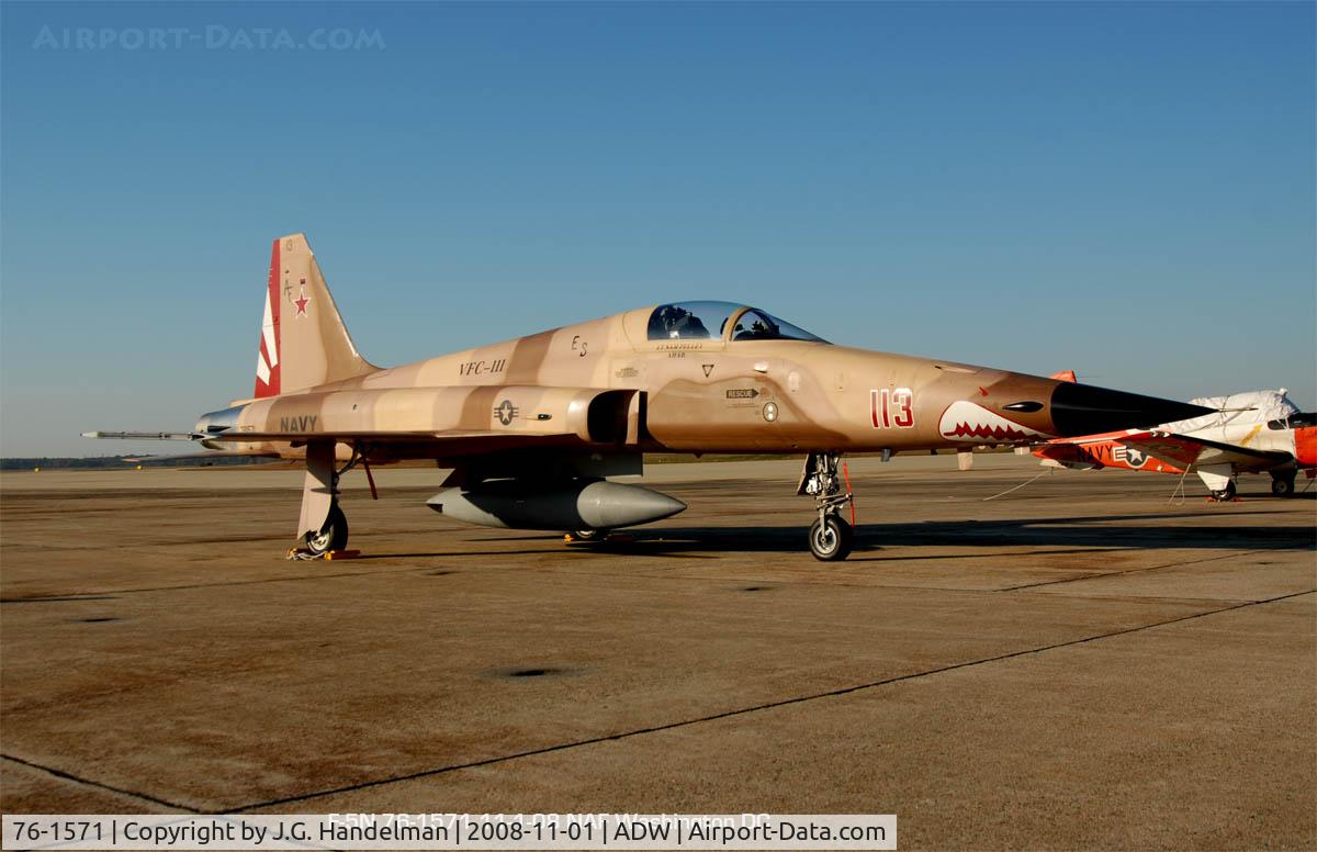 76-1571, 1976 Northrop F-5E Tiger II C/N L.1046, Right nose view of F-5N 76-1571 at NAF Washington (ex-Swiss A.F.)