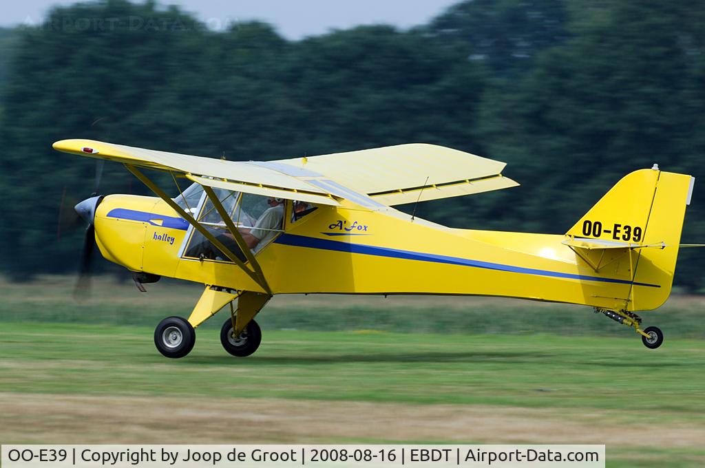 OO-E39, 2003 Halley Apollofox C/N B2/2002, Fortunately the manufacturer and aircraft type are painted on the fuselage. Otherwise I had had much trouble to find out.