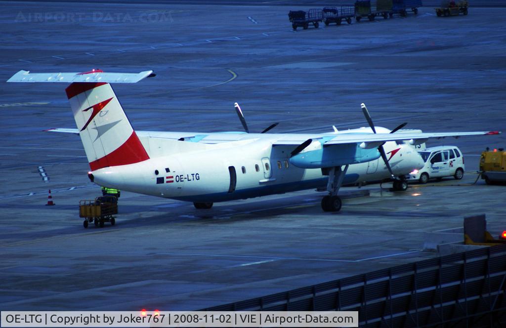 OE-LTG, 1997 De Havilland Canada DHC-8-314Q Dash 8 C/N 438, Austrian arrows De Havilland Canada DHC-8-314Q