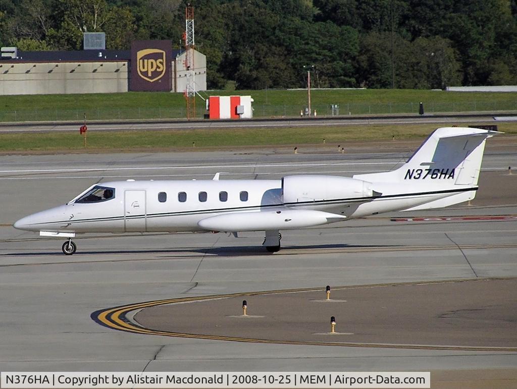 N376HA, 1982 Gates Learjet 35A C/N 477, Taxying past Concourse A at Memphis