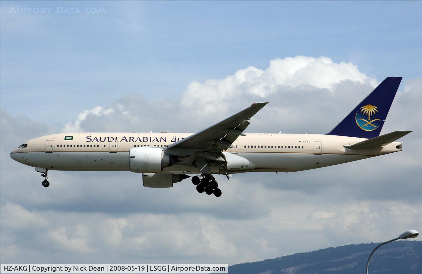 HZ-AKG, 1998 Boeing 777-268/ER C/N 28350, /