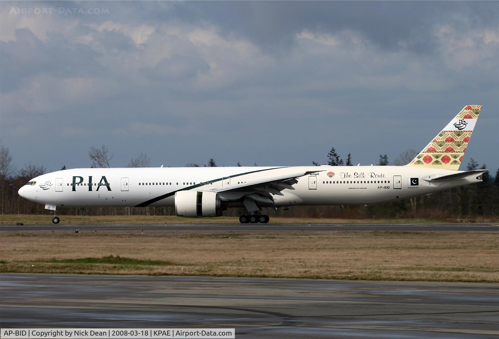 AP-BID, 2008 Boeing 777-340/ER C/N 33780, /