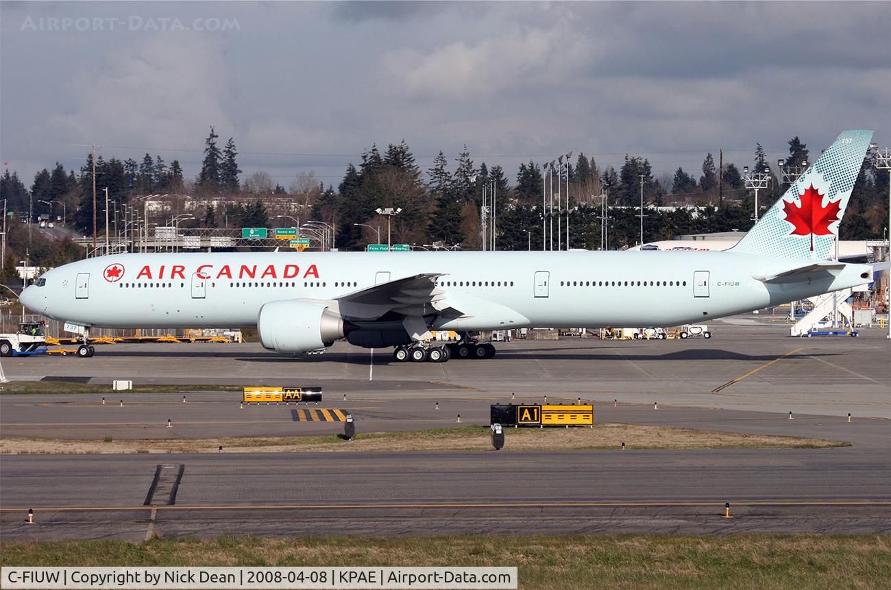 C-FIUW, 2008 Boeing 777-333/ER C/N 35249, KPAE