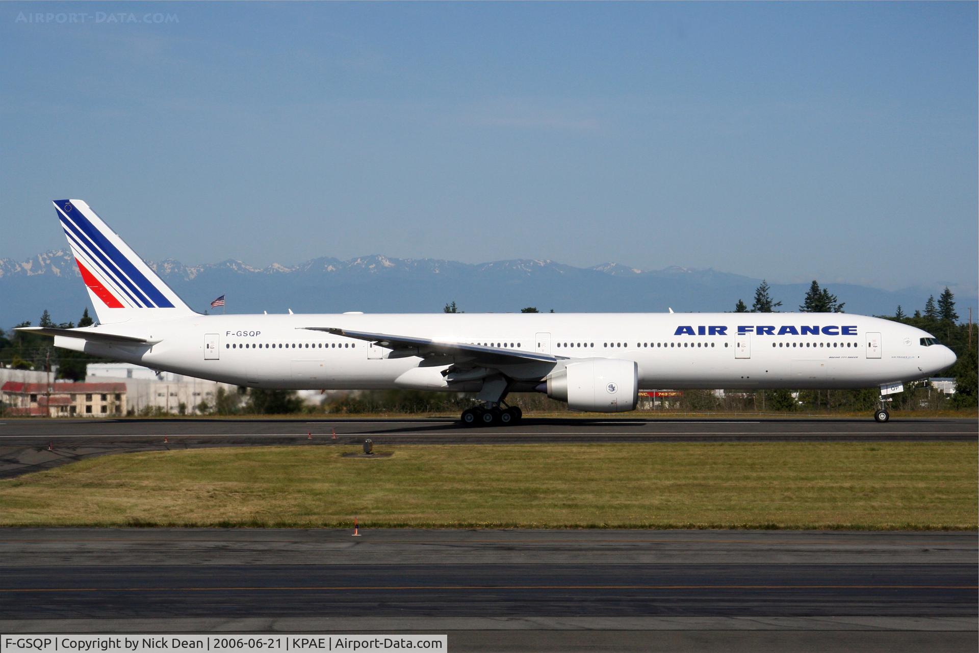 F-GSQP, 2006 Boeing 777-328/ER C/N 35676, /