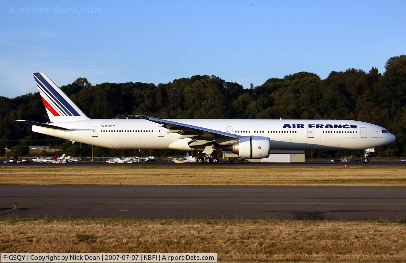 F-GSQY, 2007 Boeing 777-328/ER C/N 35678, /