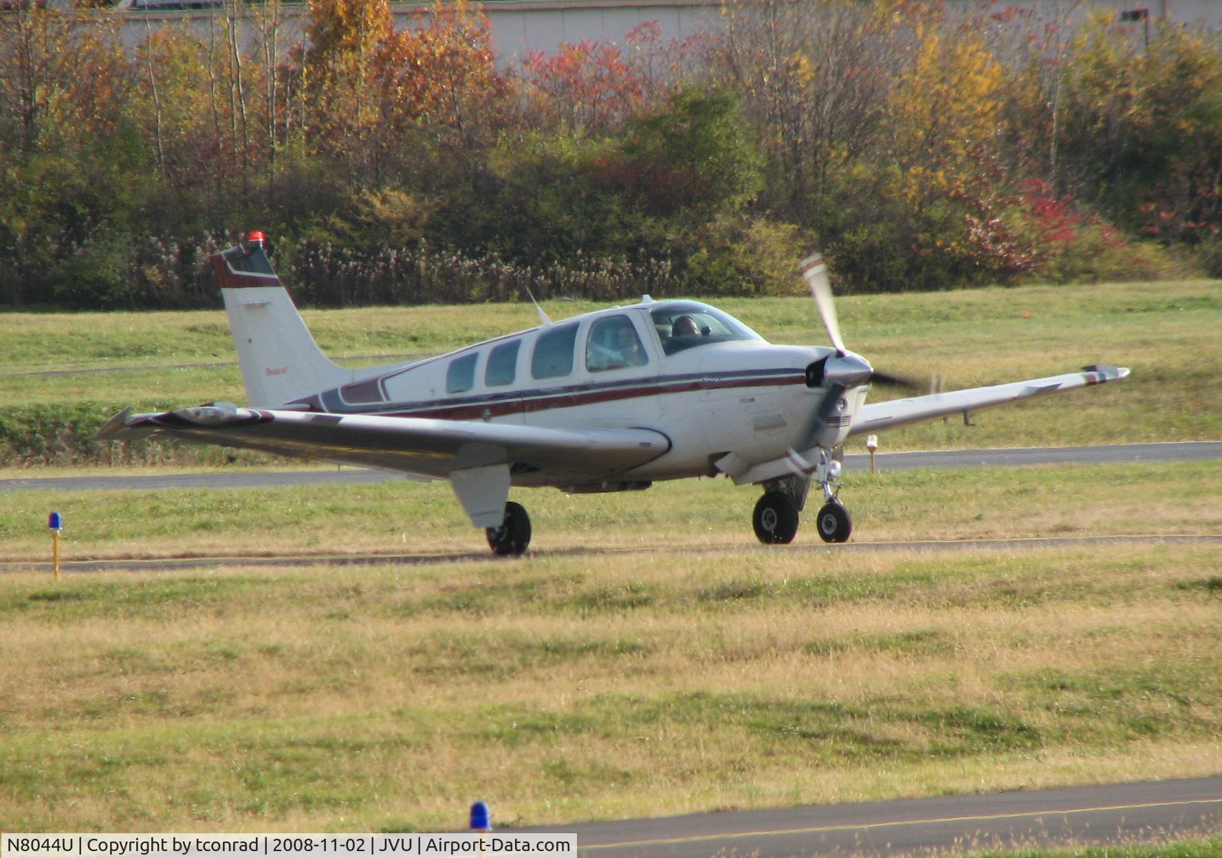 N8044U, 1992 Beech A36 Bonanza 36 C/N E-2708, at Queen City