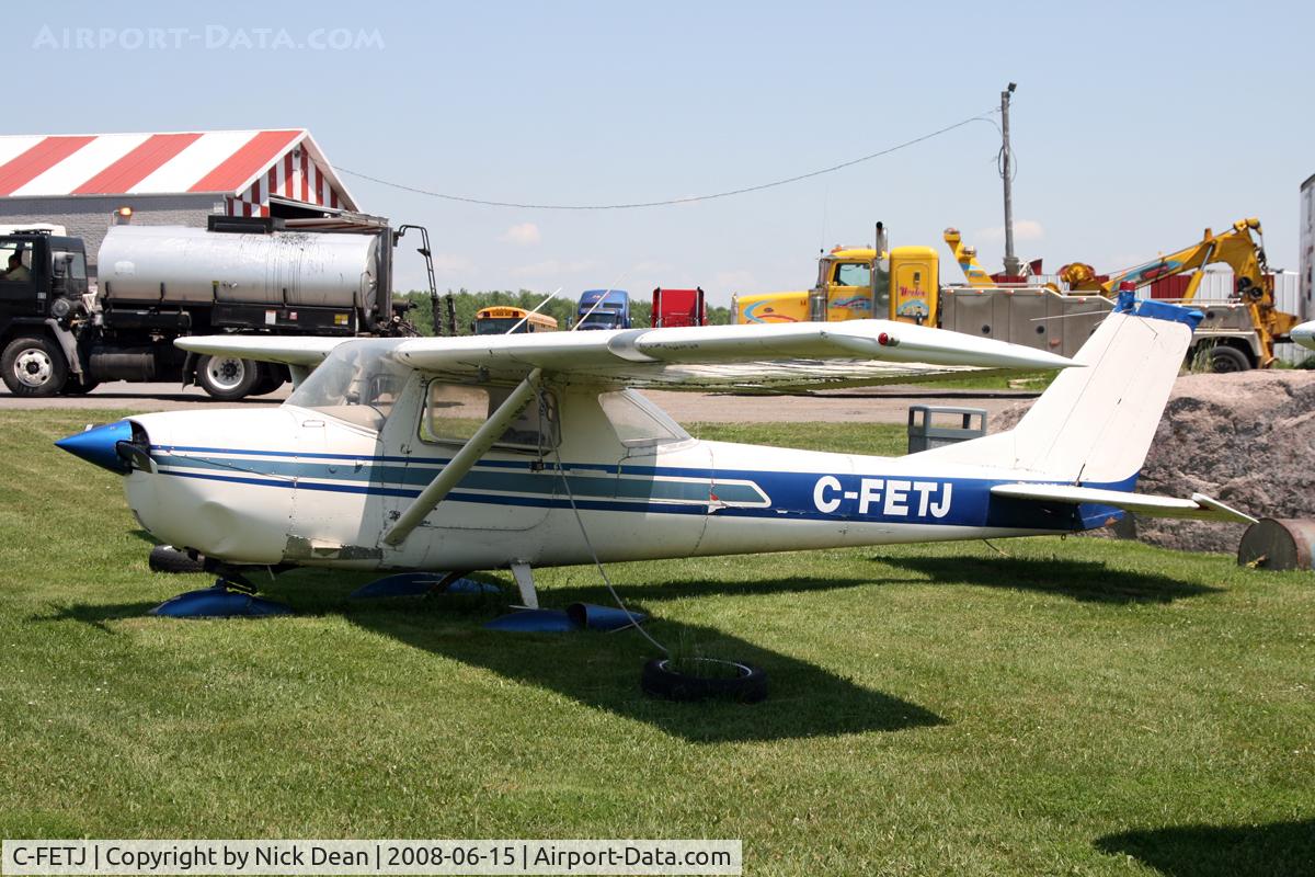 C-FETJ, Cessna 150G C/N 15065884, Herbs truck stop