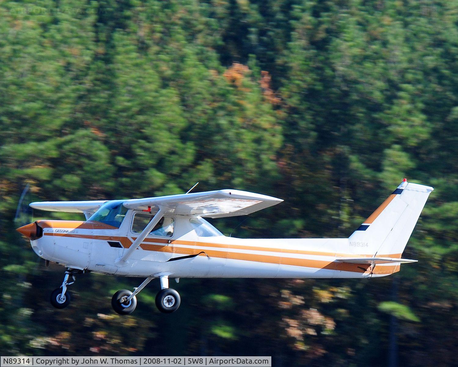 N89314, 1978 Cessna 152 C/N 15282712, Departing runway 4