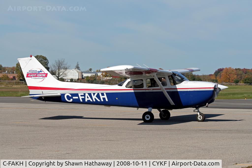 C-FAKH, 1998 Cessna 172S C/N 172S8008, Going though checklist before Taxi