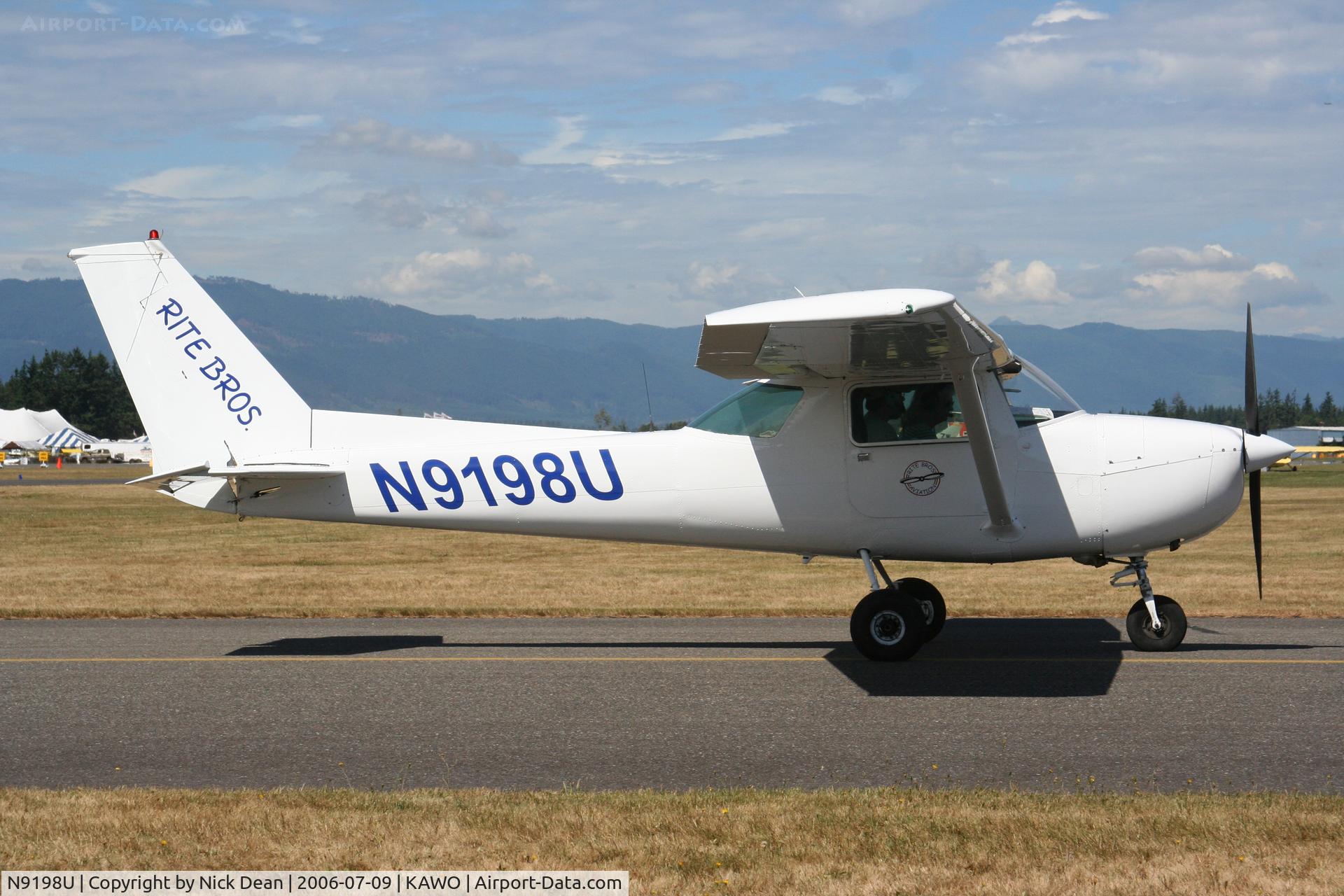 N9198U, 1976 Cessna 150M C/N 15078149, /