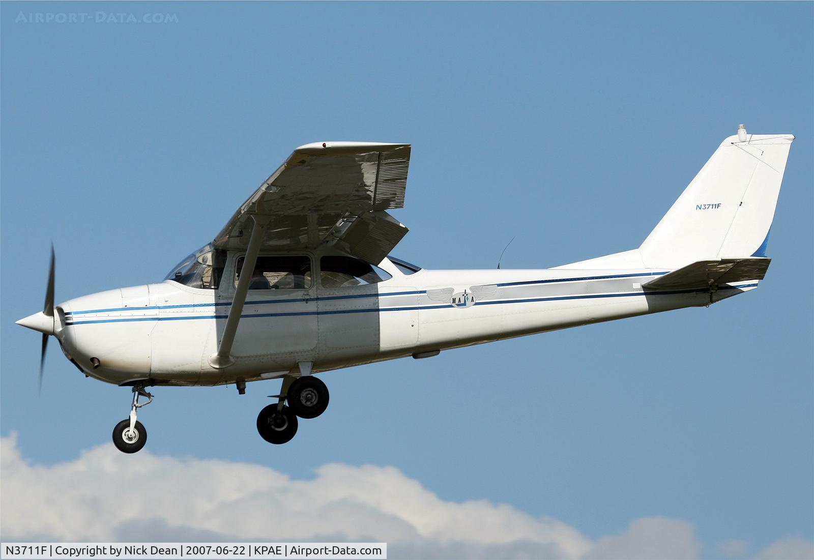 N3711F, 1966 Cessna 172H C/N 17255206, /