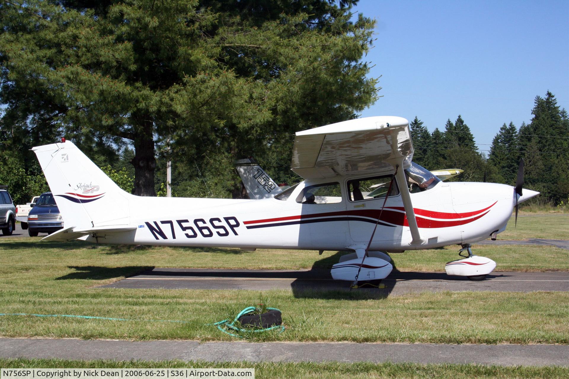 N756SP, 2001 Cessna 172S C/N 172S8694, /