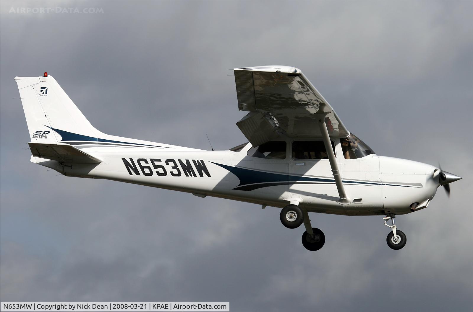 N653MW, 2004 Cessna 172S C/N 172S9653, KPAE