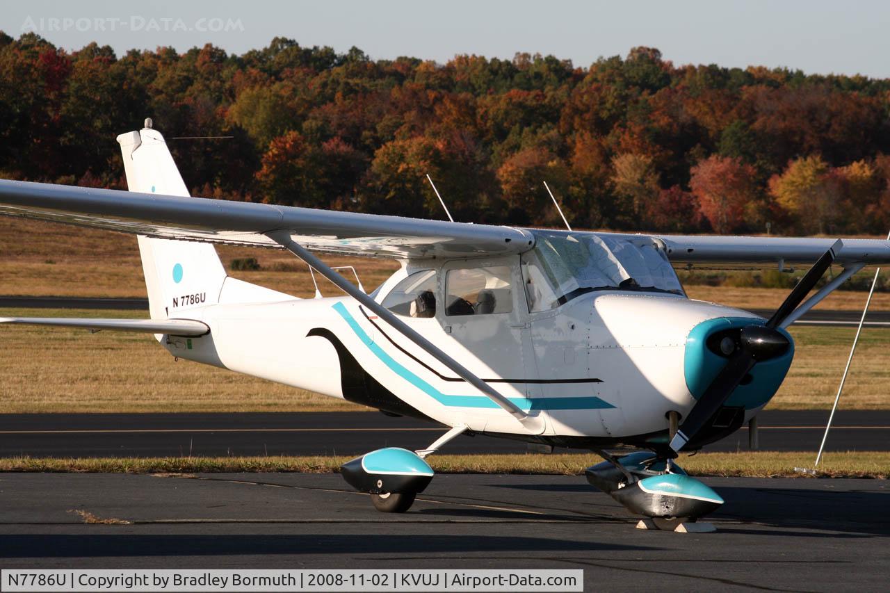 N7786U, 1964 Cessna 172E C/N 17251786, Taken at the 2008 Stanly County Fly-In and Air Show.