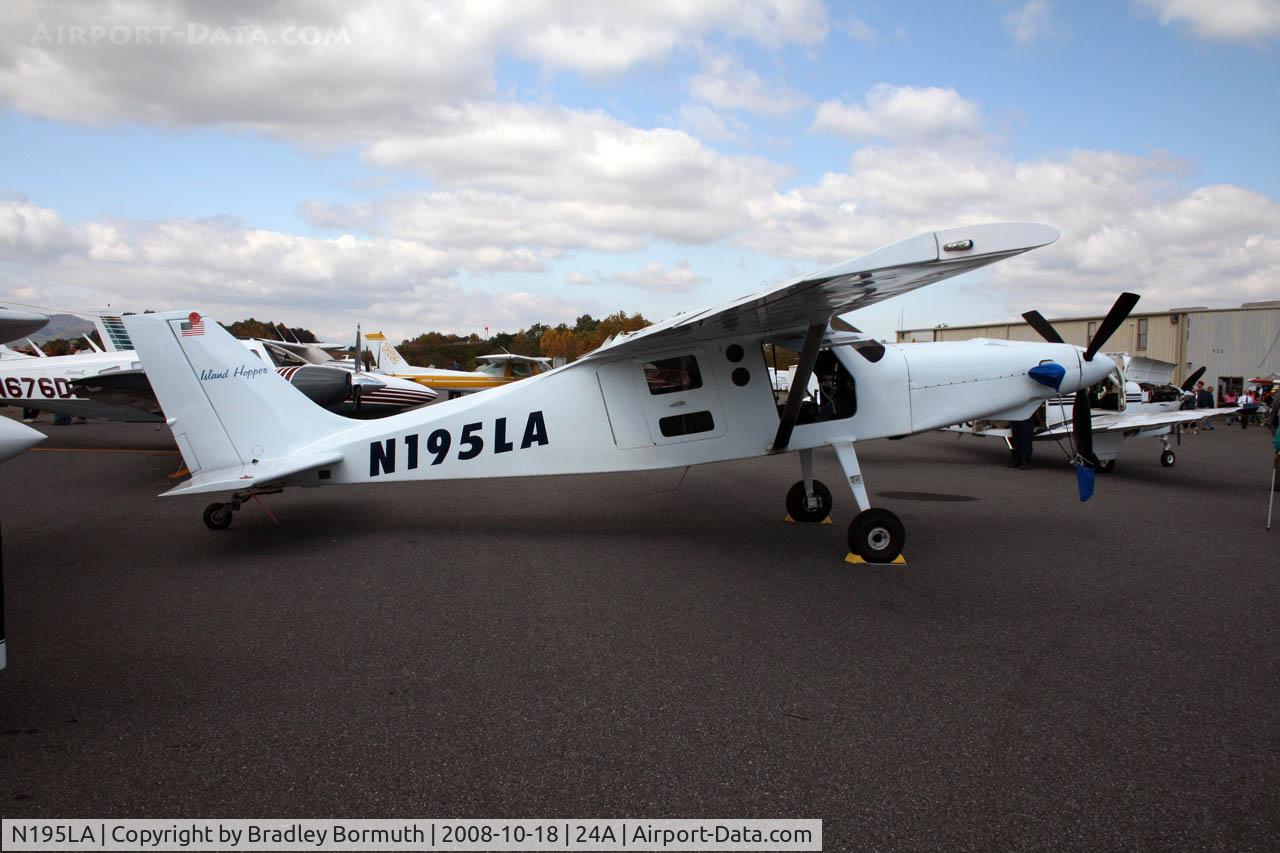 N195LA, 2004 Comp Air 7SLX C/N 047SLX0123, A great day to take pictures.