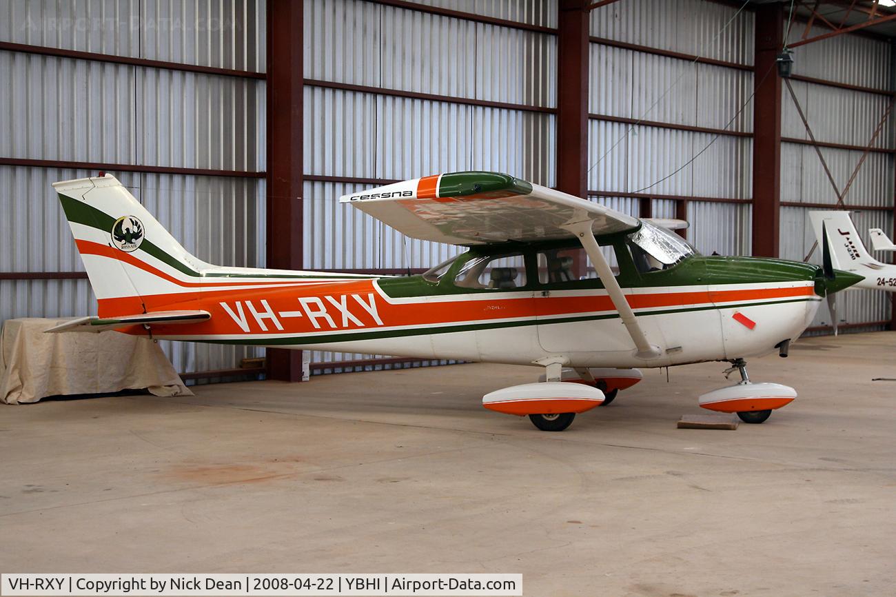 VH-RXY, 1972 Cessna 172M C/N 17261121, /