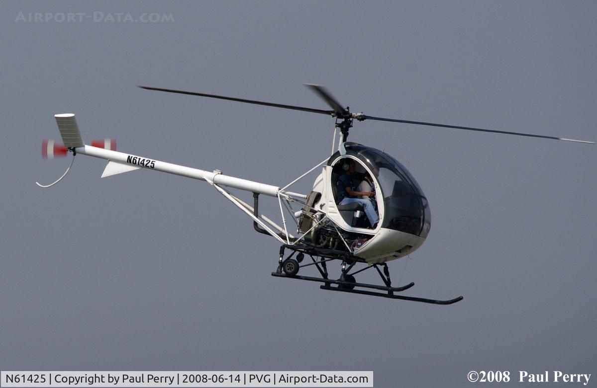 N61425, 1996 Schweizer 269C-1 C/N 0029, One of Chesapeake Bay Helo's birds buzzing about